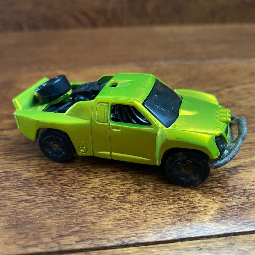 HOT WHEELS Vintage 2004 Lime Green Off Track Diecast Metal Car